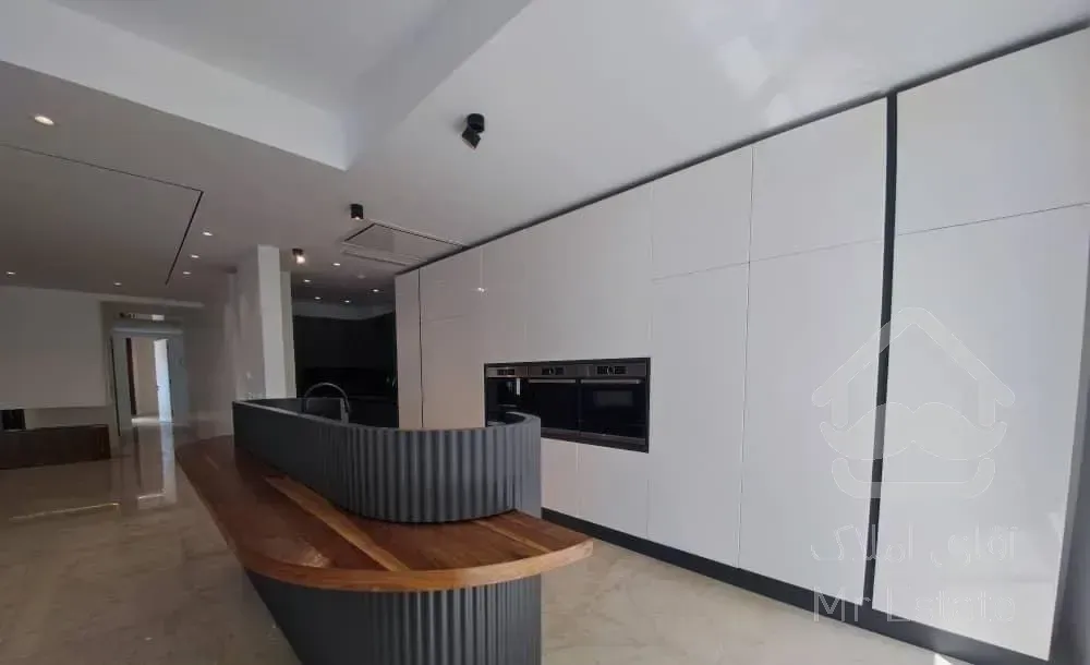 130 متر / فرعی کریمی / ویو کوه