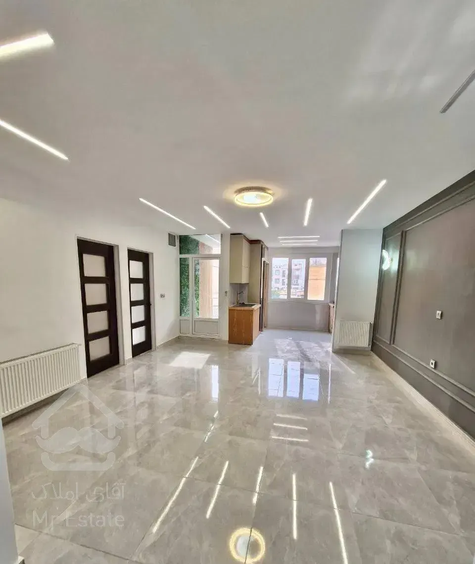 ۷۰متر/ آسانسور‌ پارکینگ / بدون دیوار مشترک
