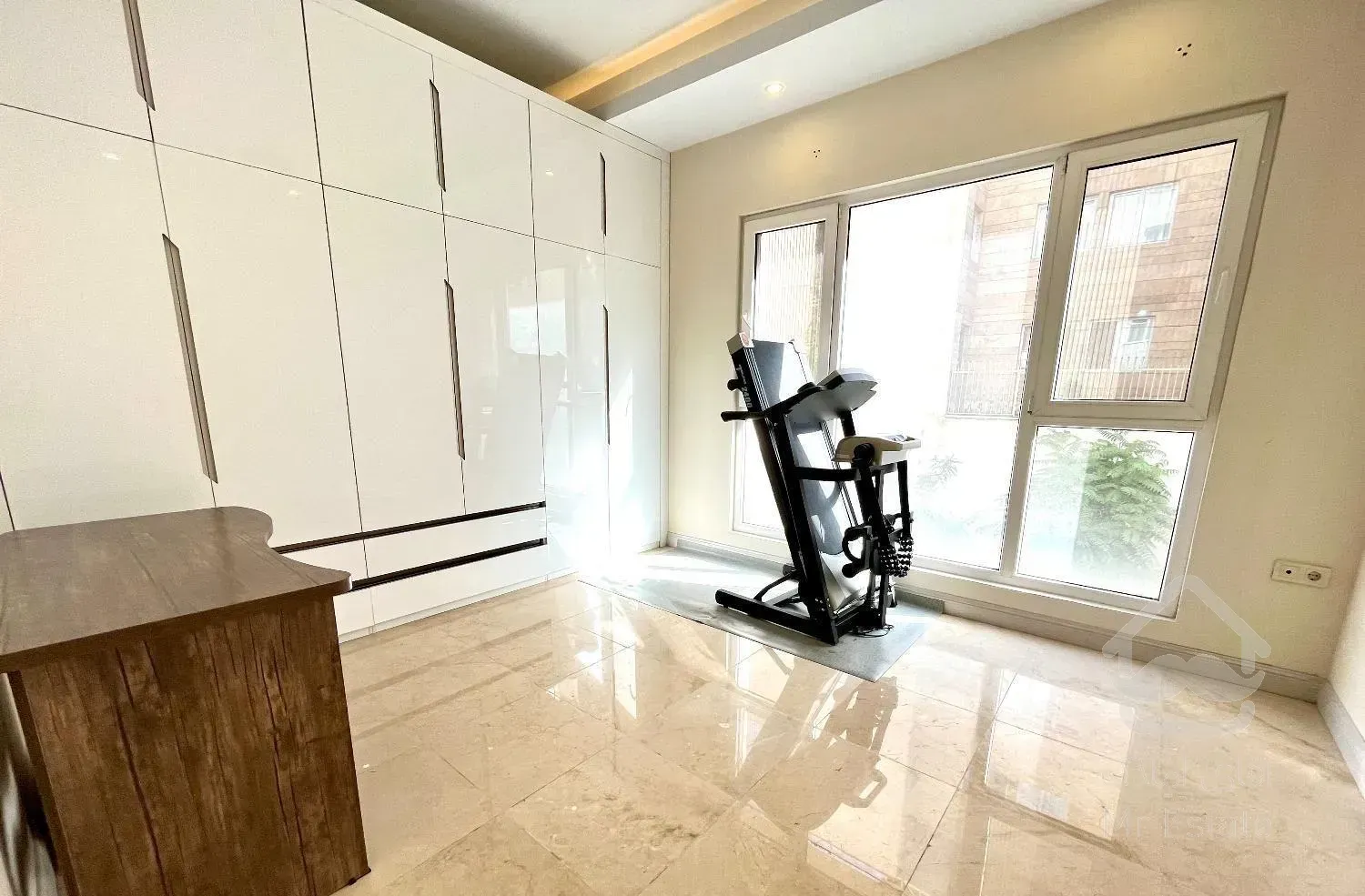 ۱۱۰ متر/ قلهک یخچال/ ۲ خواب