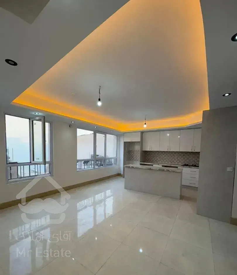 ۷۰ متر/۲ خوابه/نوساز/غرق در نور