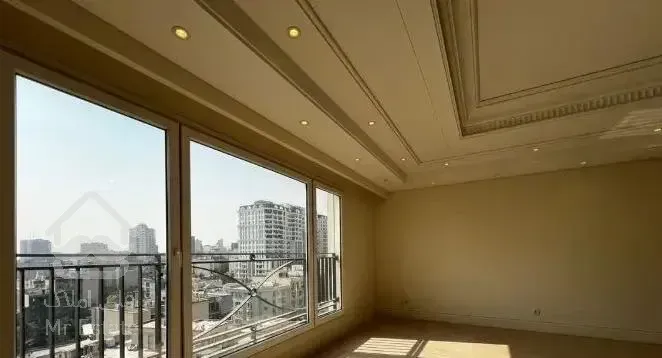 شمال ظفر/۲۲۰متر/۳خوابه/۱۳ساله/تکواحدی فروشنده