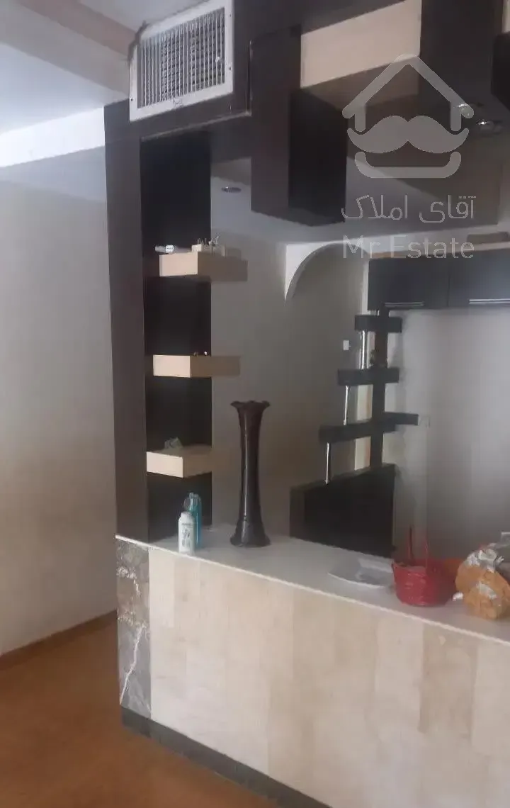 ۷۵ متر همکف واقع در لادن