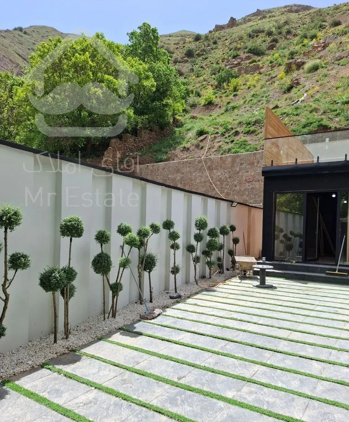 ویلا فروشی۴۵۰ متر سوئیسی ۲۰۰ متر بنا سه خوابه