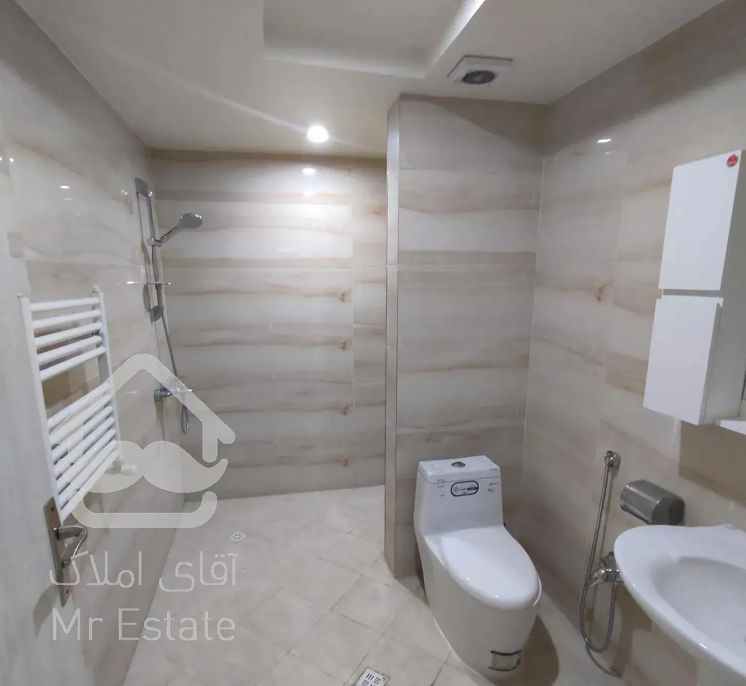 ۱۹۲متر ۳خواب سالن بزرگ/ همراه شهر