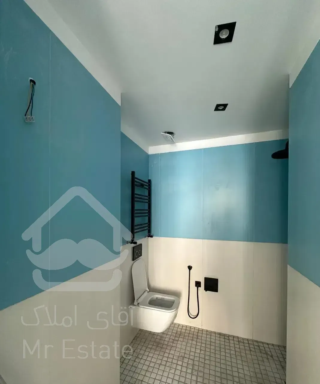 ۱۰۰ متر‌ درکه نوساز ۲ پارکینگ تک واحدی