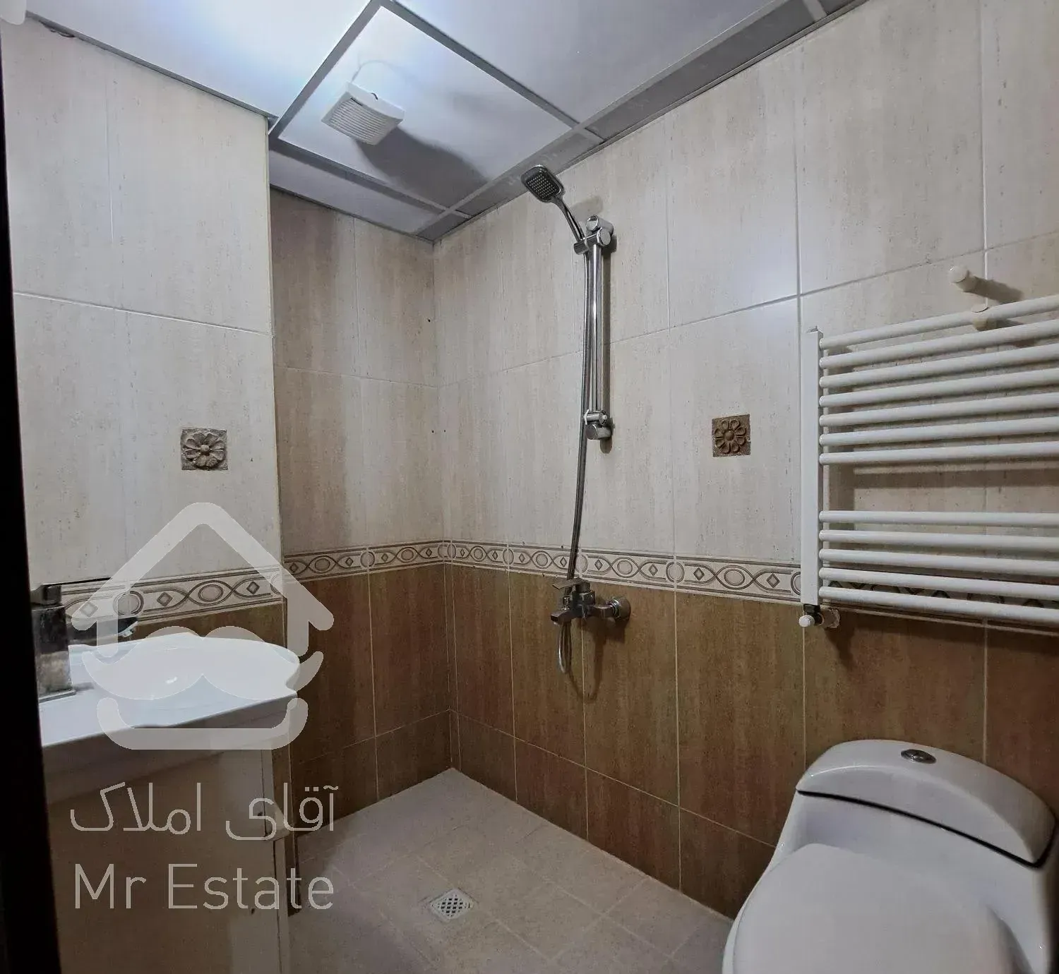 اپارتمان کامرانیه جنوبی ۹۰متر شیک و به روز