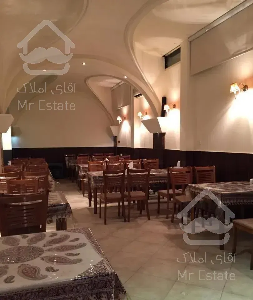 ۲۰۰ متر سفره خانه سنتی (شریعتی الهیه )با ۳ جواز