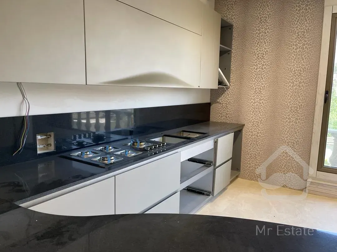 فروش اپارتمان 220 متری زعفرانیه