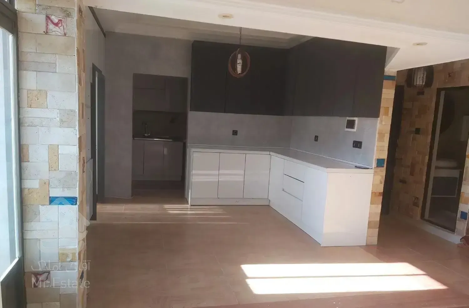 آپارتمان ۱۵۰ متری طبقه ی دوم