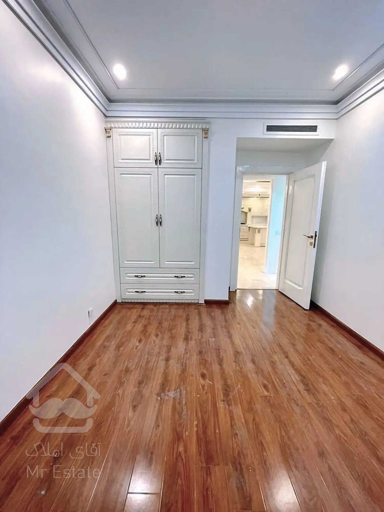 فروش اپارتمان 195 متری محمودیه