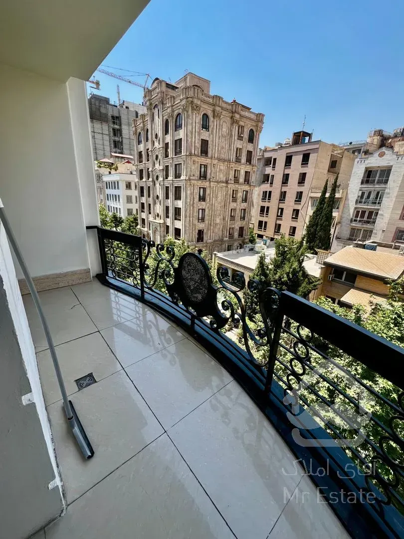 -فروش اپارتمان 220 متری زعفرانیه