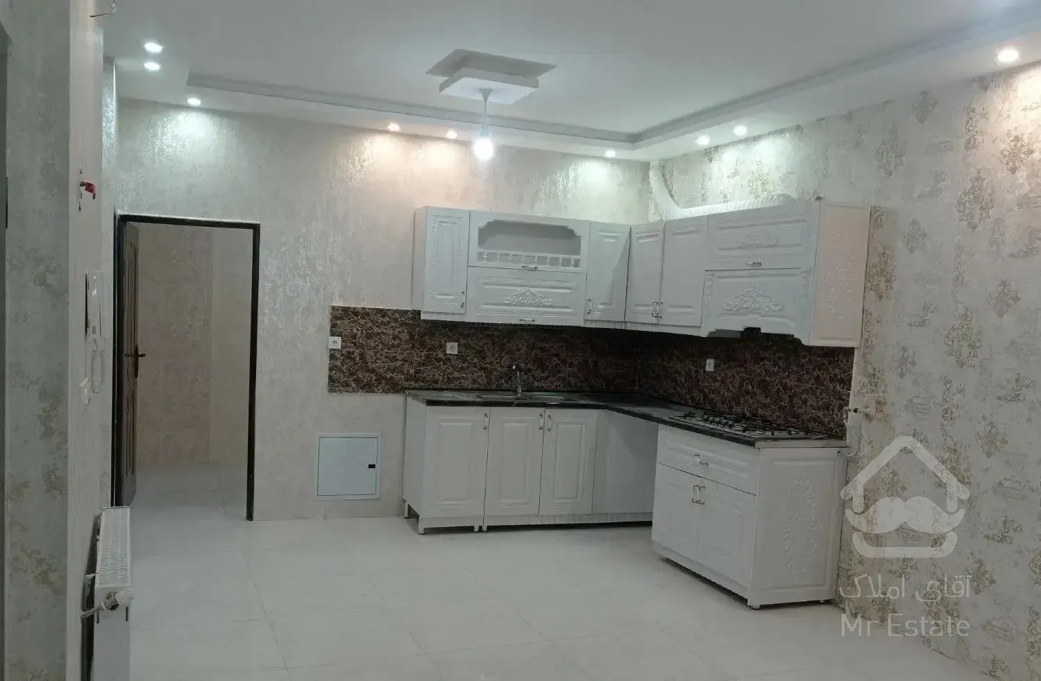 آپارتمان 80 متری نوساز تک واحدی موقعیت مکانی عالی.