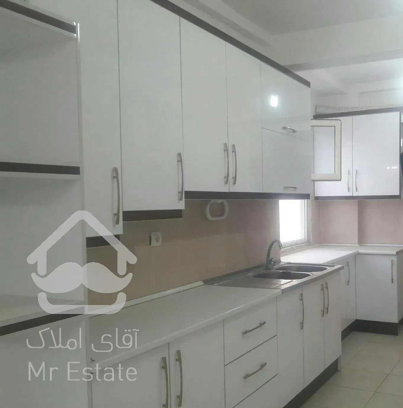 واحد دلباز و تروتمیز// فول ،شیک،غرق نور