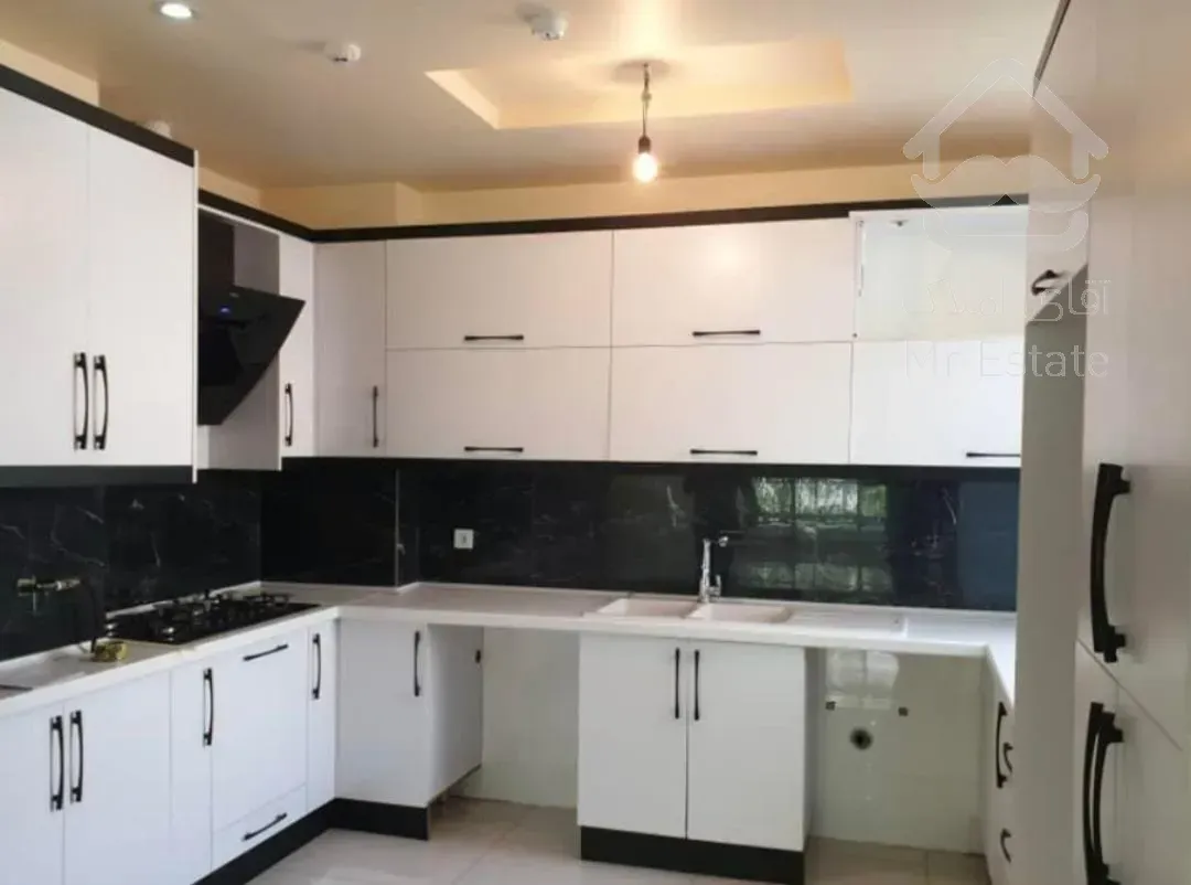 ۸۰ متر / خوش نقشه / اباذر/ لو کیشن قوی