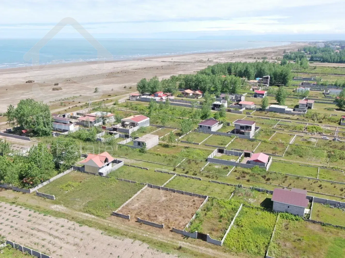 زمین مسکونی ساحلی درمنطقه برندبابندر تجاری تفریحی