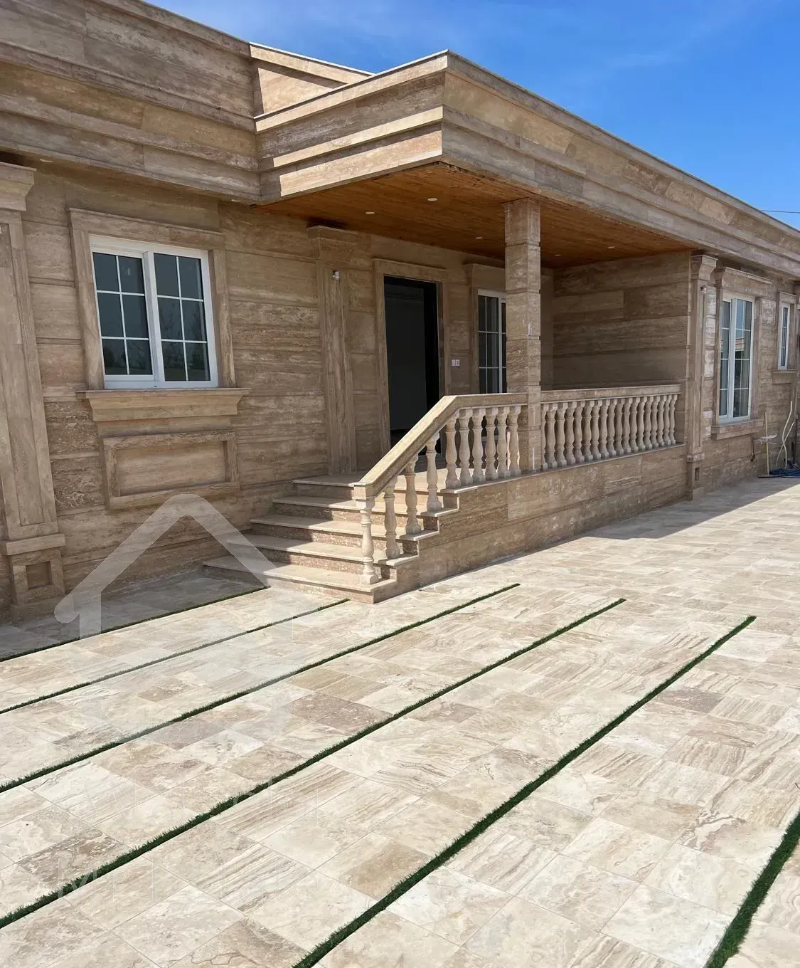 ویلای ۳۳۰ متری غرق در نور پلاک سوم جاده اصلی