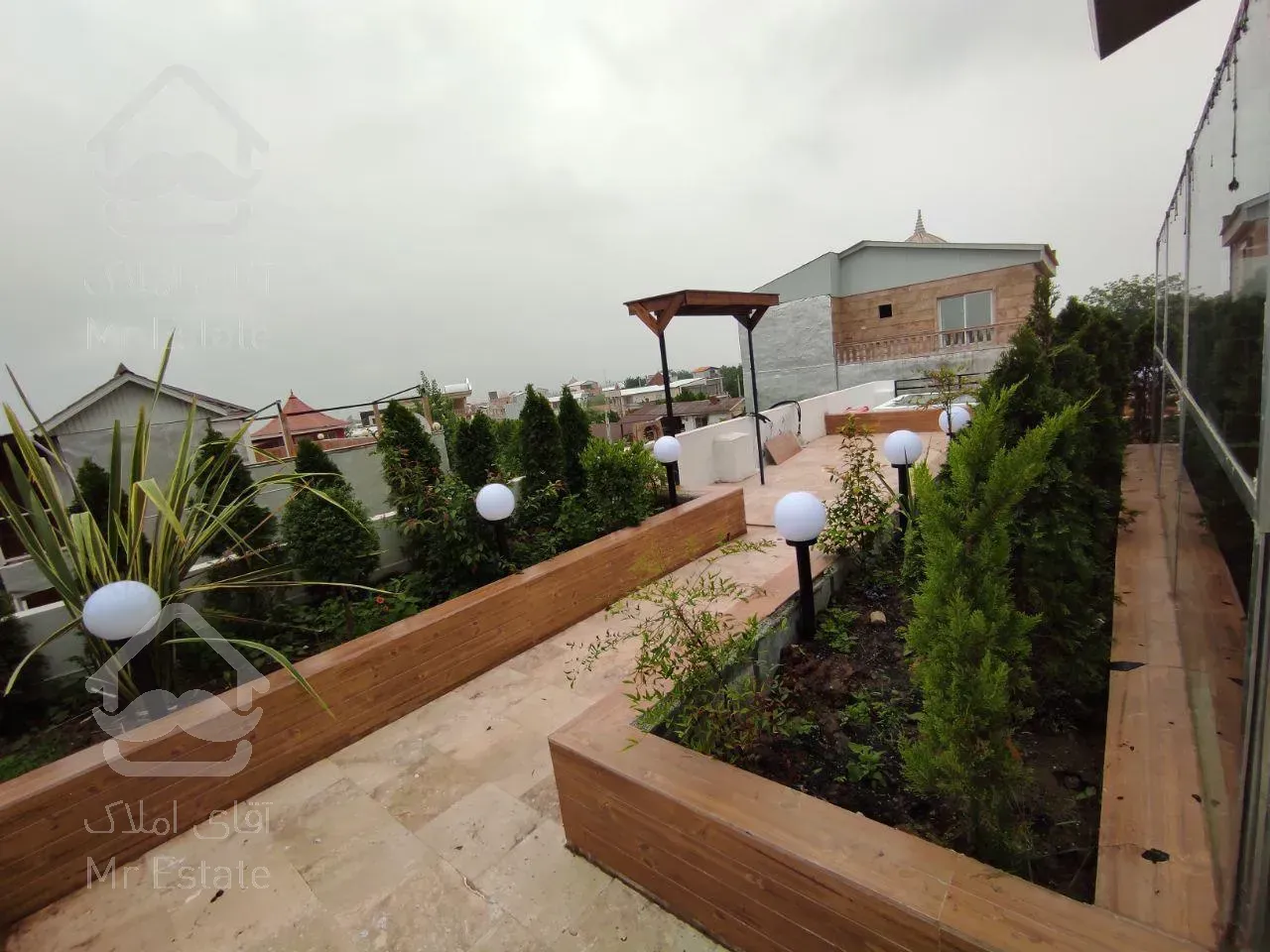 فروش ویلا ۲۵۰متری