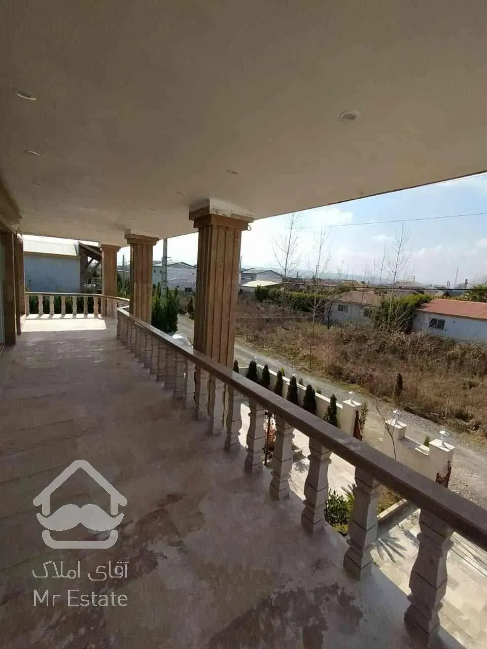 فروشویلا ۲۵۰ متری