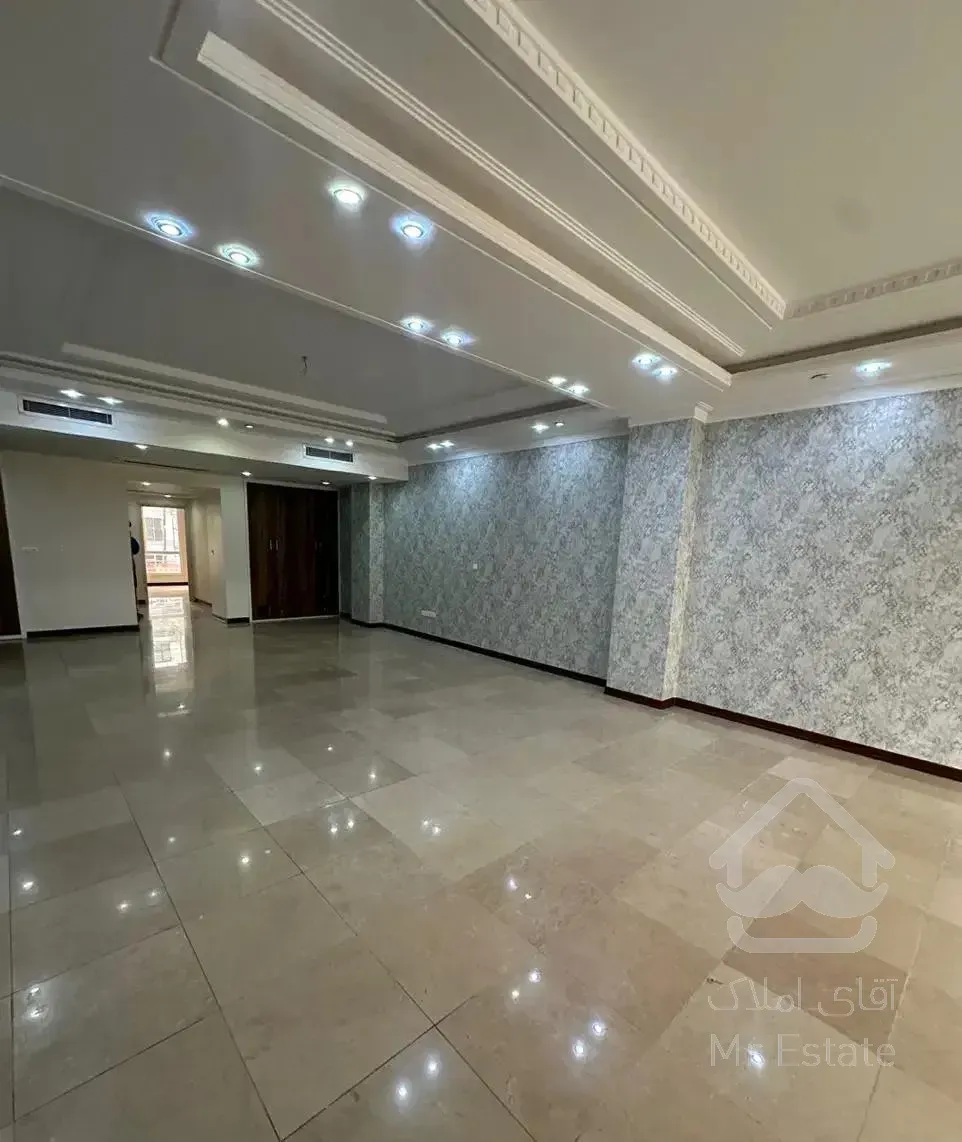 ظفر ۱۳۶ متر ۲ خواب غرق در نور
