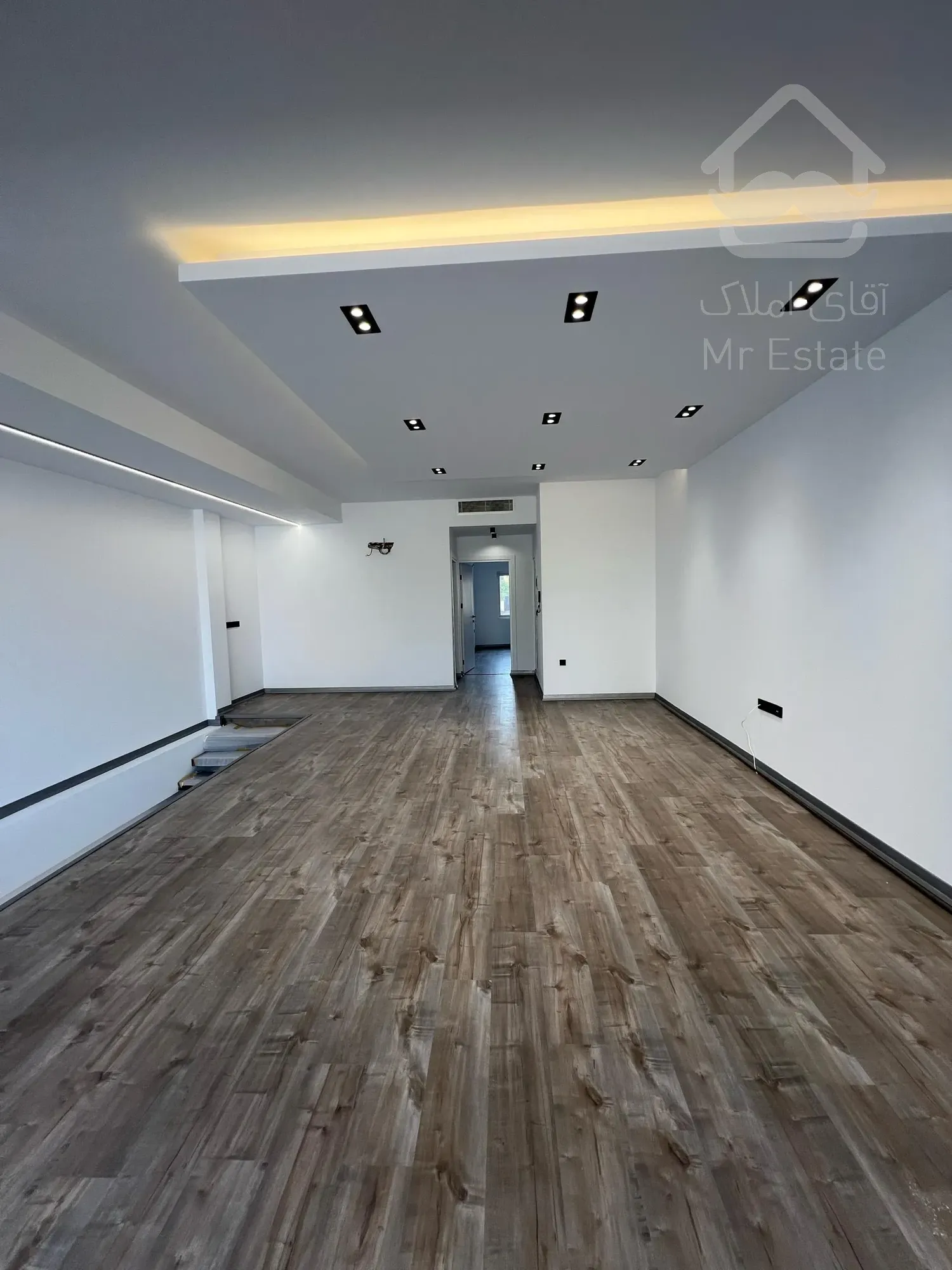 متراژ زمین ۱۷۰ متر