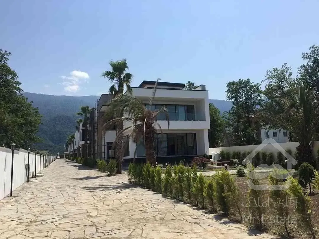 ویلا ساحلی قواره اول آب