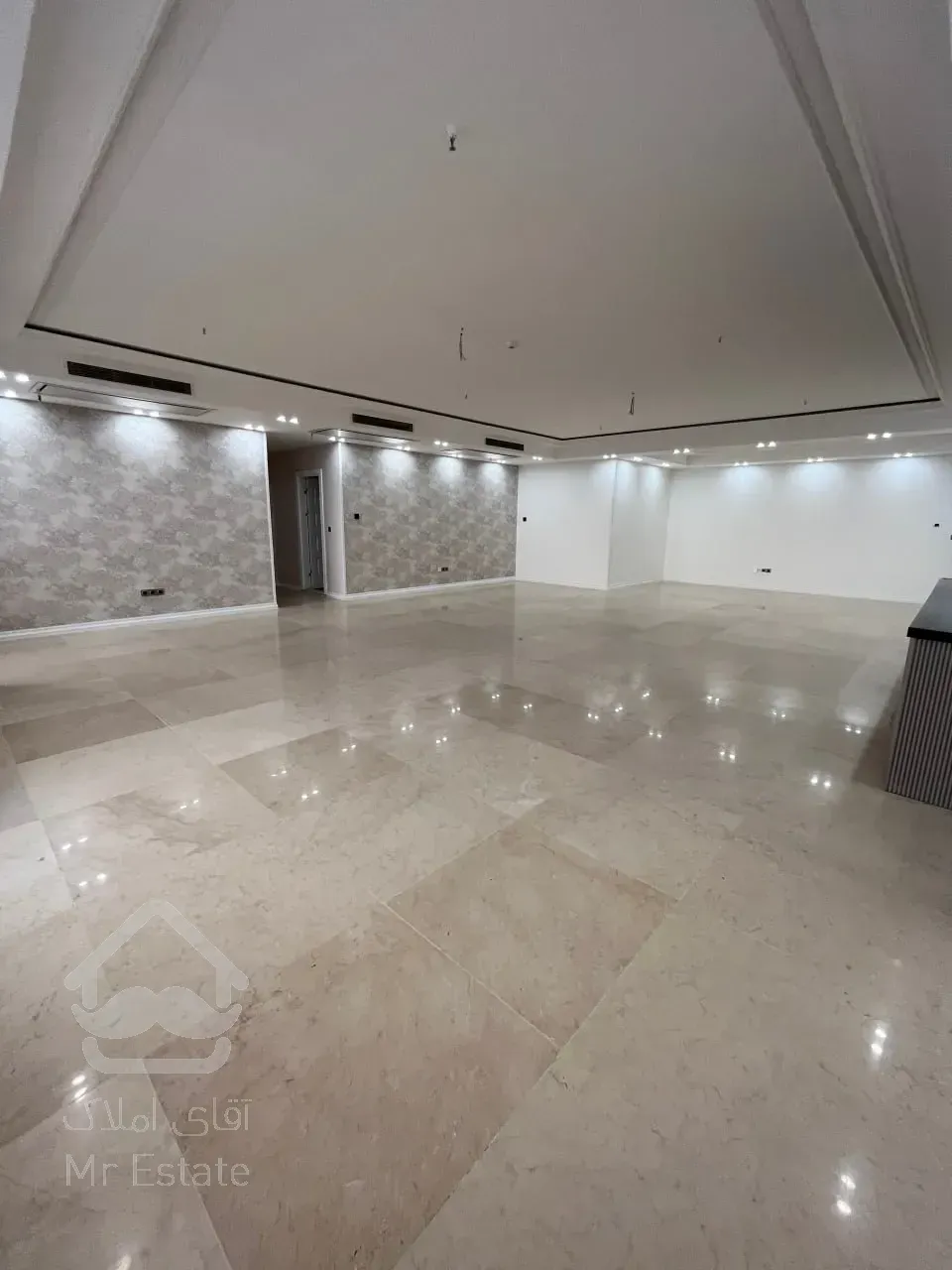 فروش واحد 200متری 3 خواب قیطریه غرق در نور