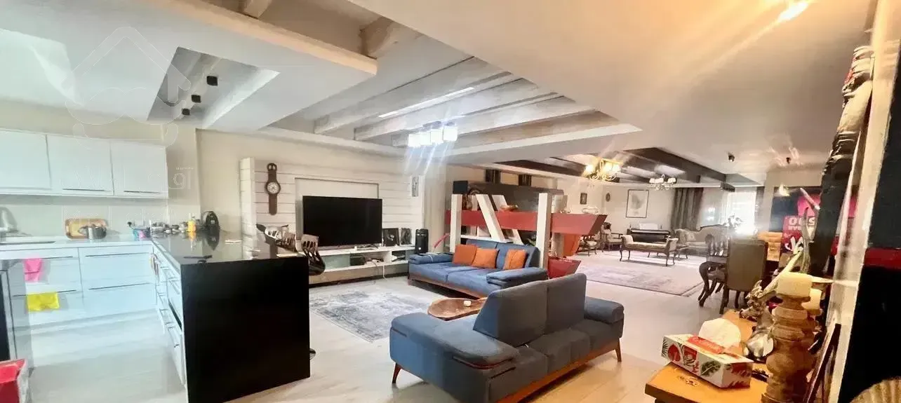 سعادت آباد ۱۷۰ متر ۳ خواب دو حیاط خلوت مسقف۲۰متری