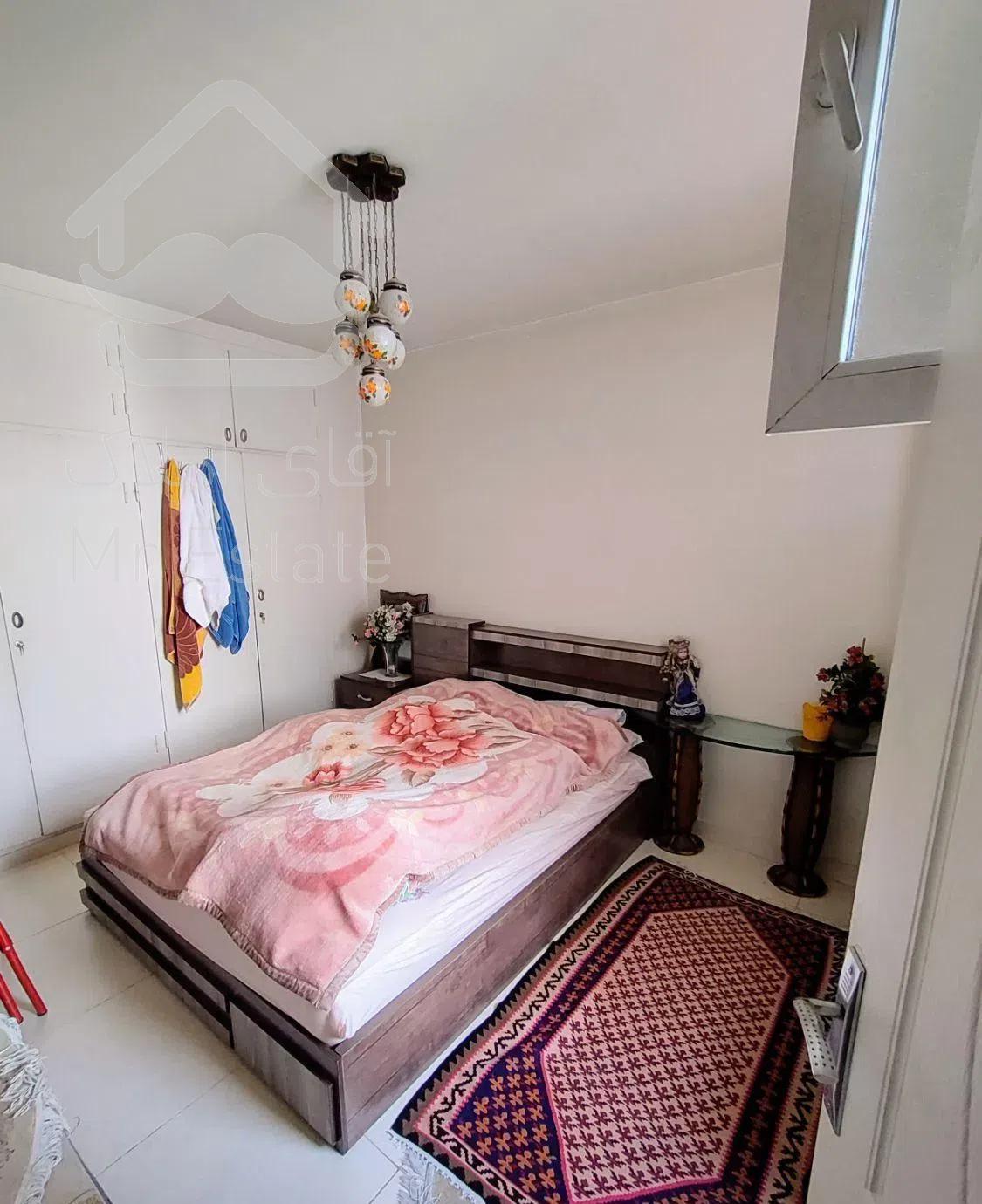 کوی بیمه/87متر/جنوبی رو به آفتاب/طبقه 4 از 5