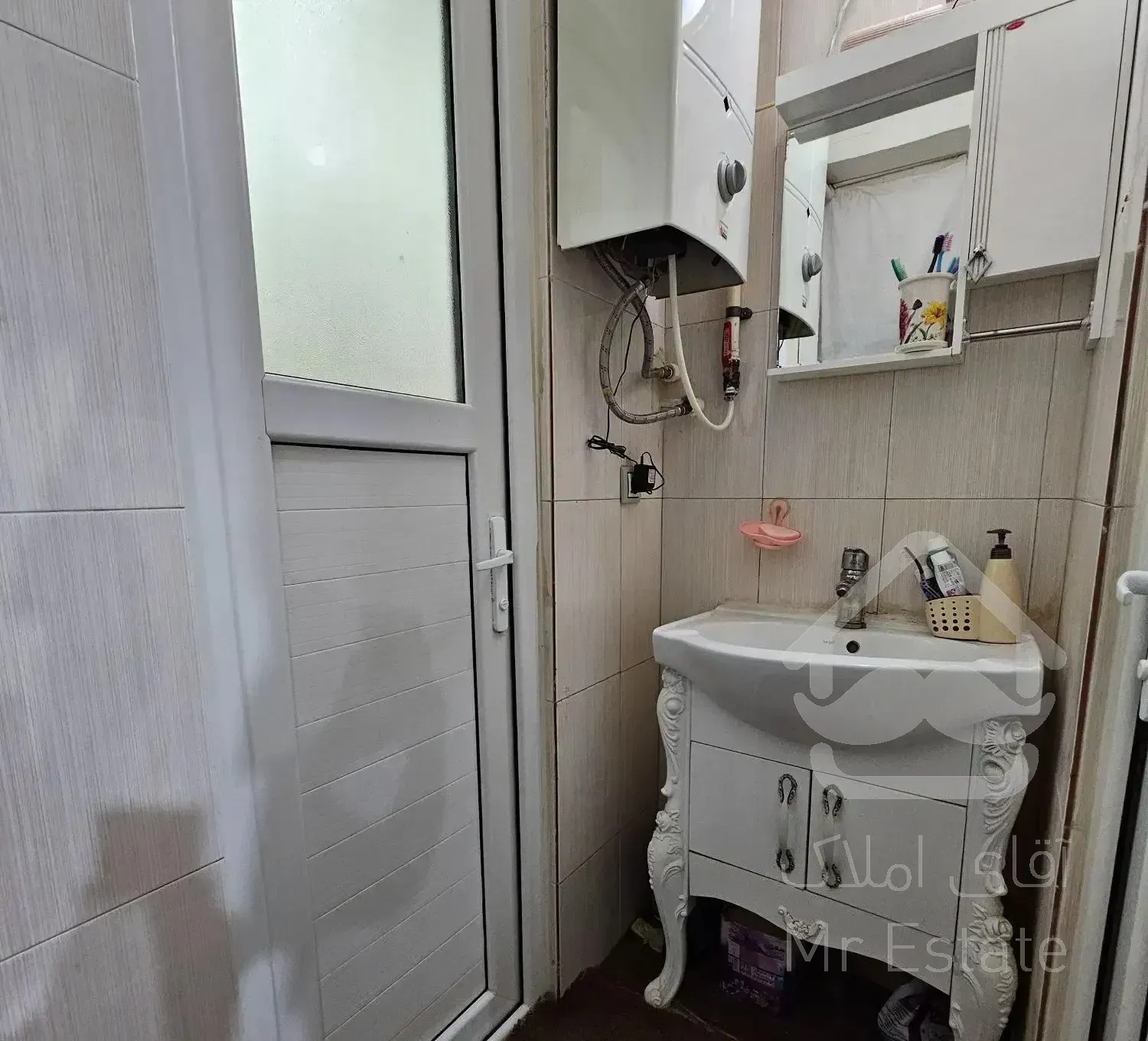 واحد ۱۰۰ متری بهارستان( زمین شهری )هلال بریم