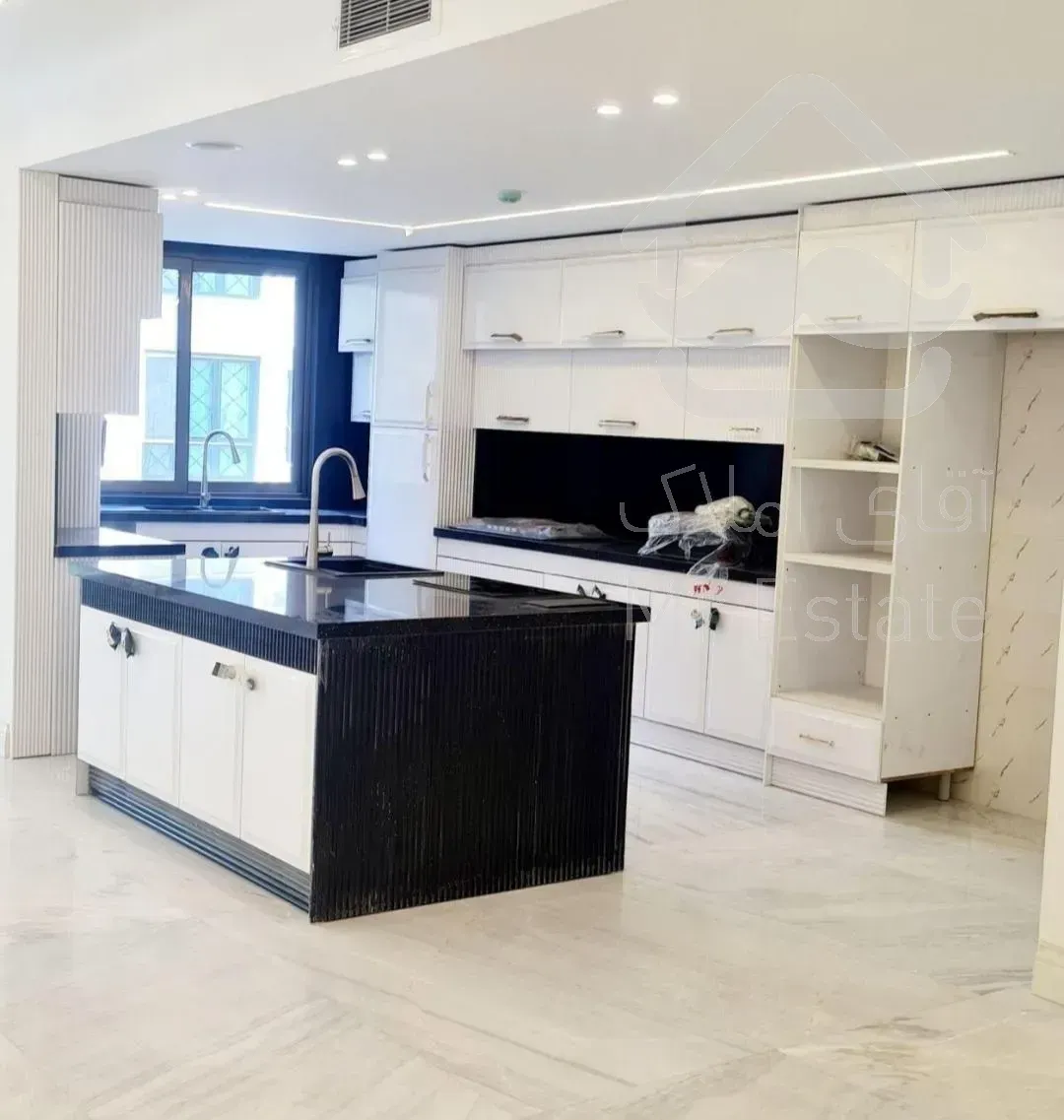 ۱۲۳ متر سه خواب نوساز کلید نخورده