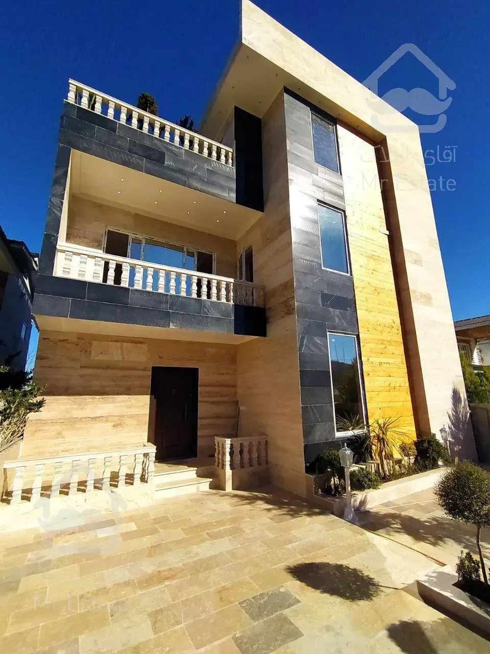 فروش ویلا تریبلکس ۲۲۰متری