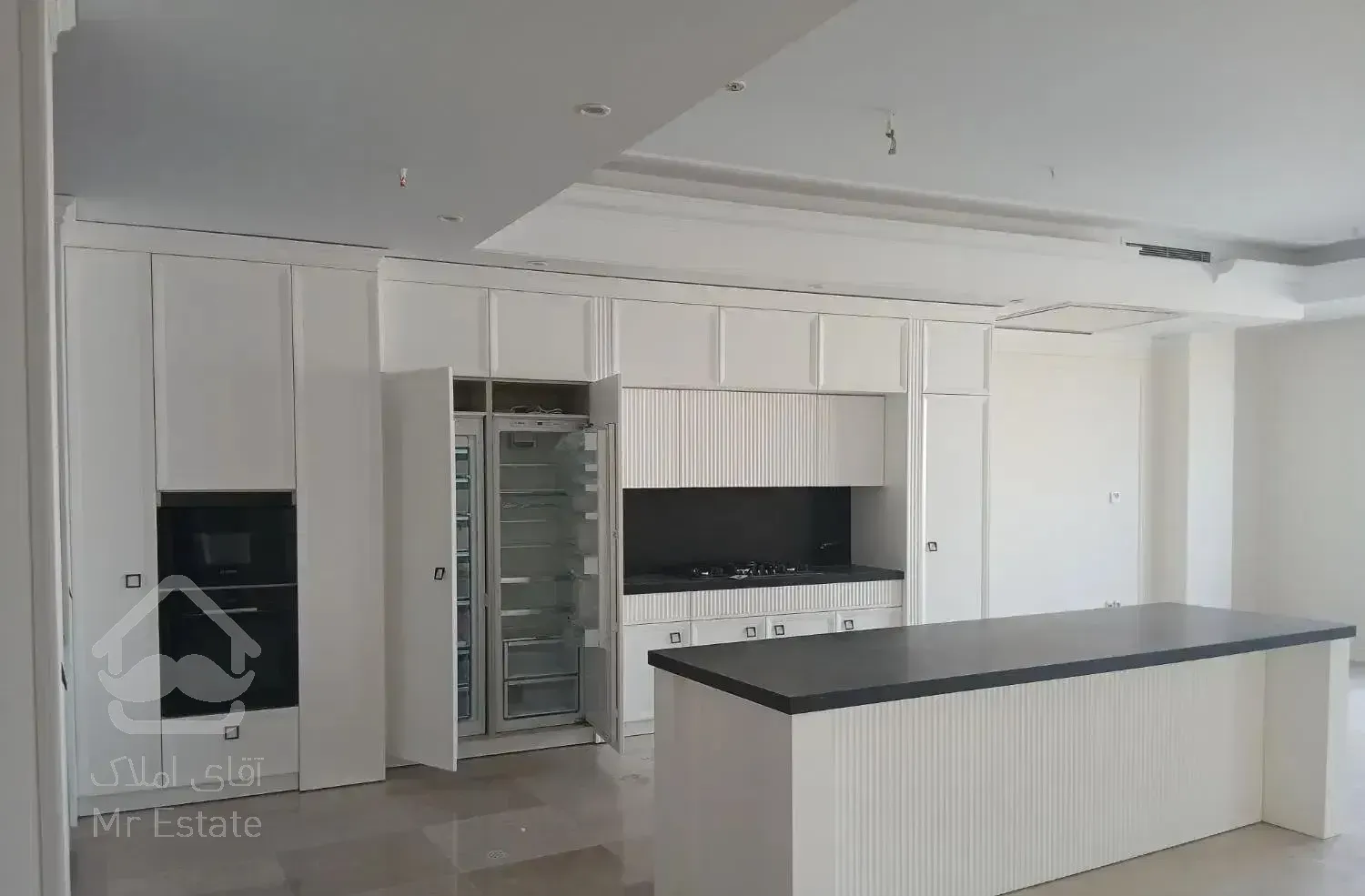 پاسداران ۳۴۰ متر چهار خوابه نوساز سه پارکینگ