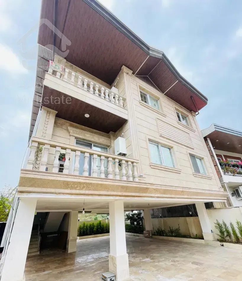 یک واحد ۱۳۵ متری بسیار مرتب