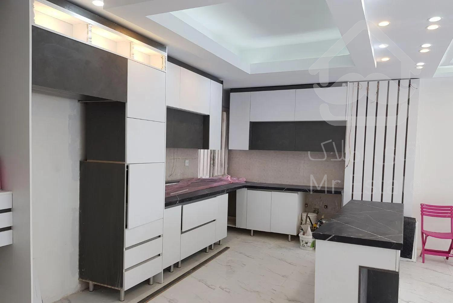 ۱۰۵ متر،فاز ۸، طبقه دوم، خیابان ملک الشعرا