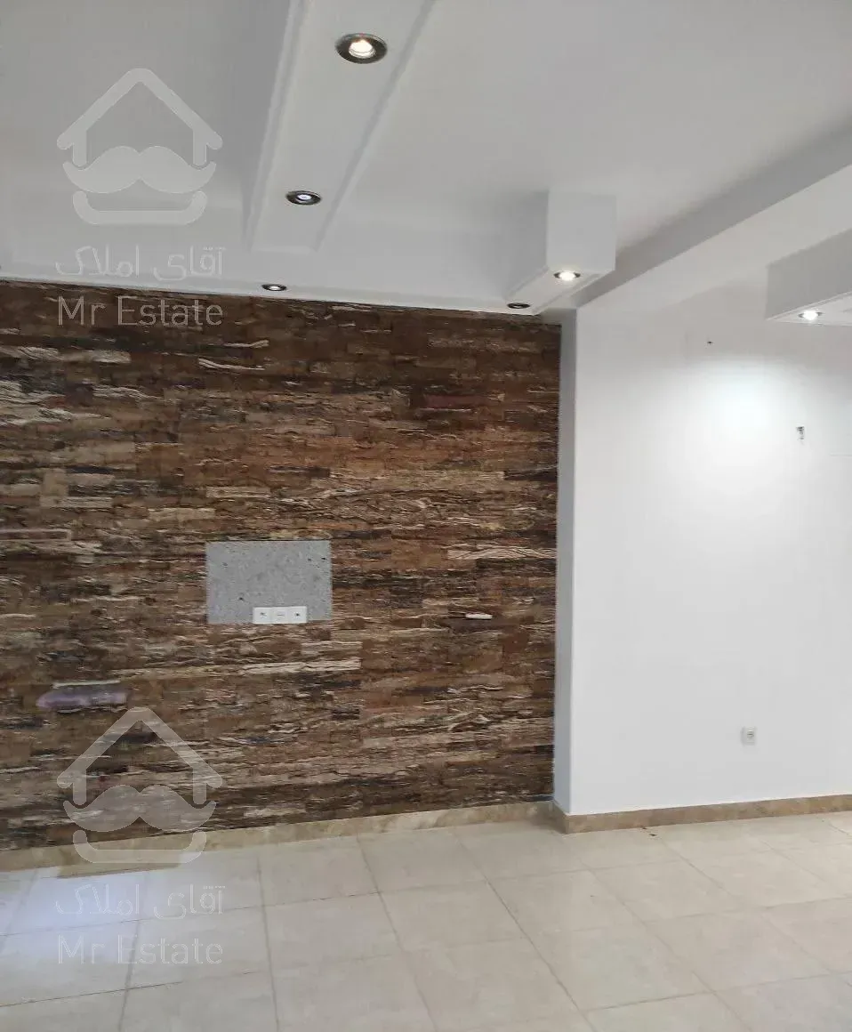 آپارتمان ۱۳۰متر ط۱ تک واحدی واقع چالوس خ ۱۷شهریور