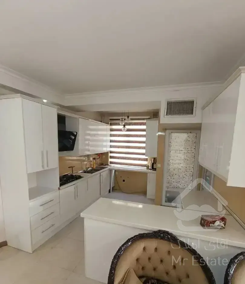 ۱۲۵ متر جنوبی طبقات بالای برج تراس بزرگ عقاب