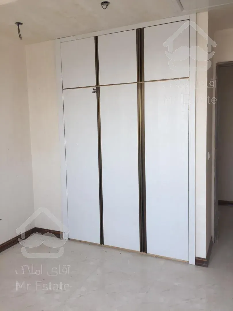 فروش یک واحد مسکونی به متراژ۱۴۰متر طبقه ۱۹