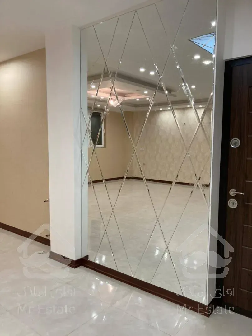 فروش دو واحد آپارتمان باهم شیک ونوسازطبقه ۴نزدیک خیابان اصلی