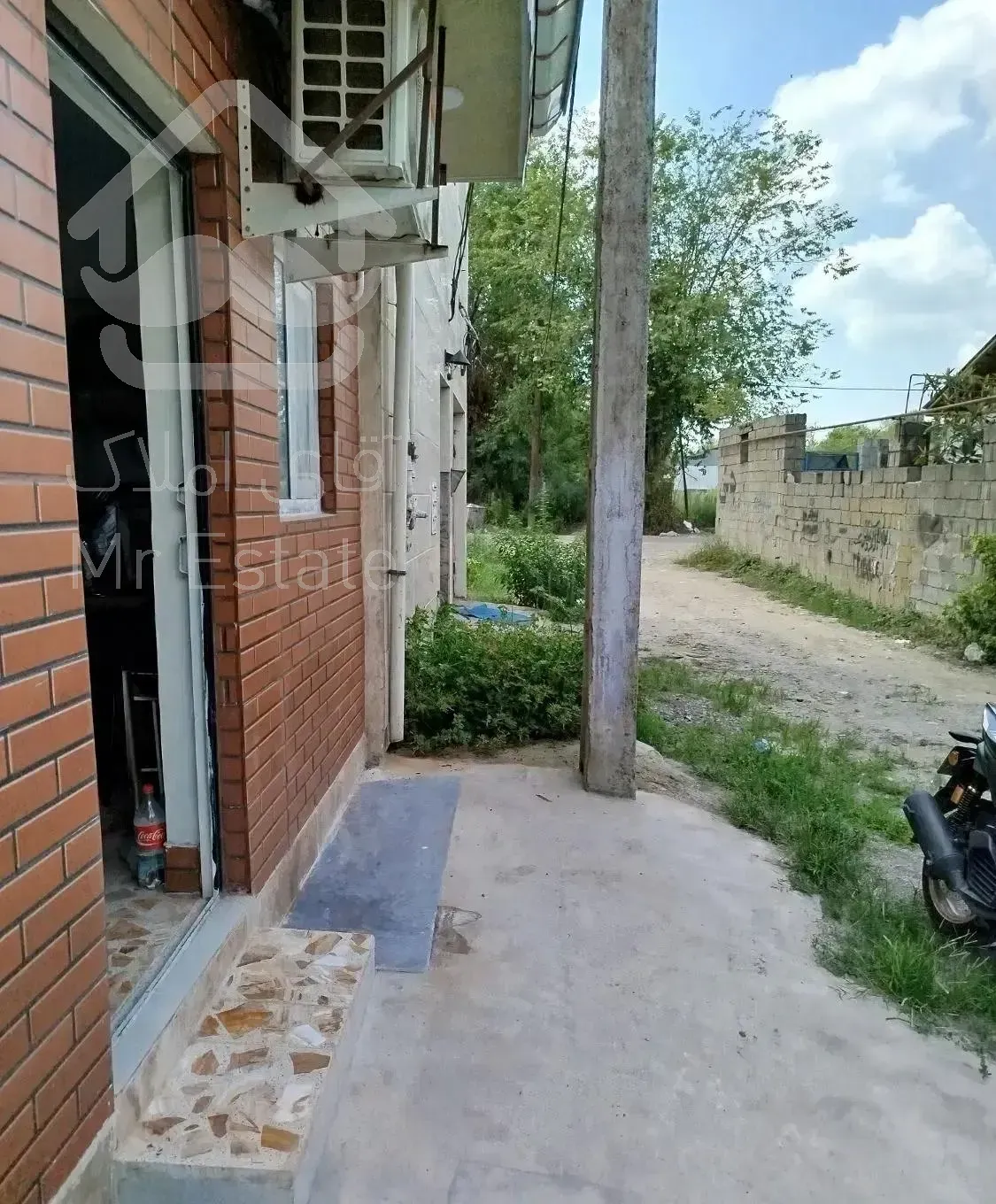 خانه ویلایی با پروانه ساختمانی تکمیل نزدیک خیابون