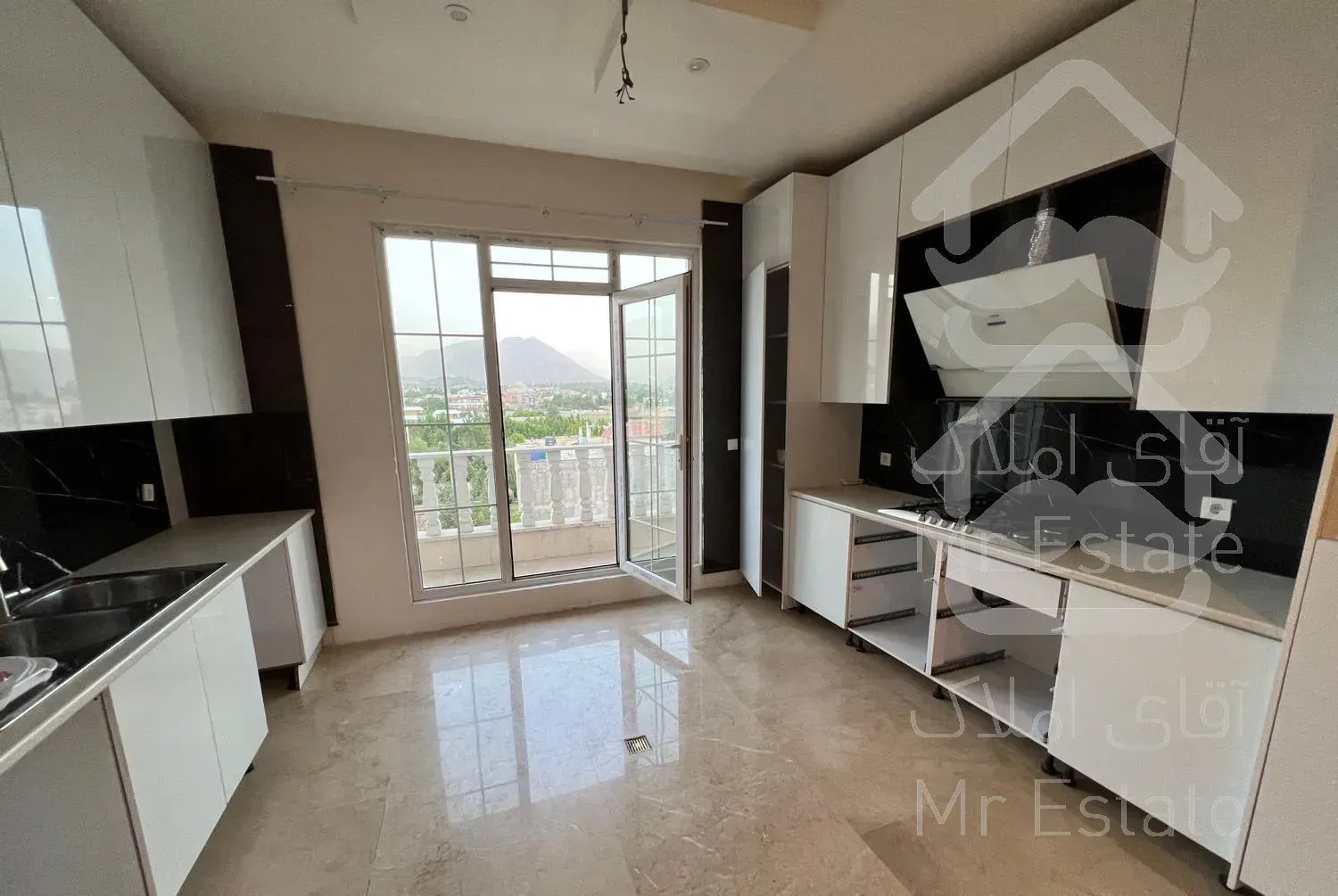 لواسان ۲۰۰ متر نوساز با ویوو