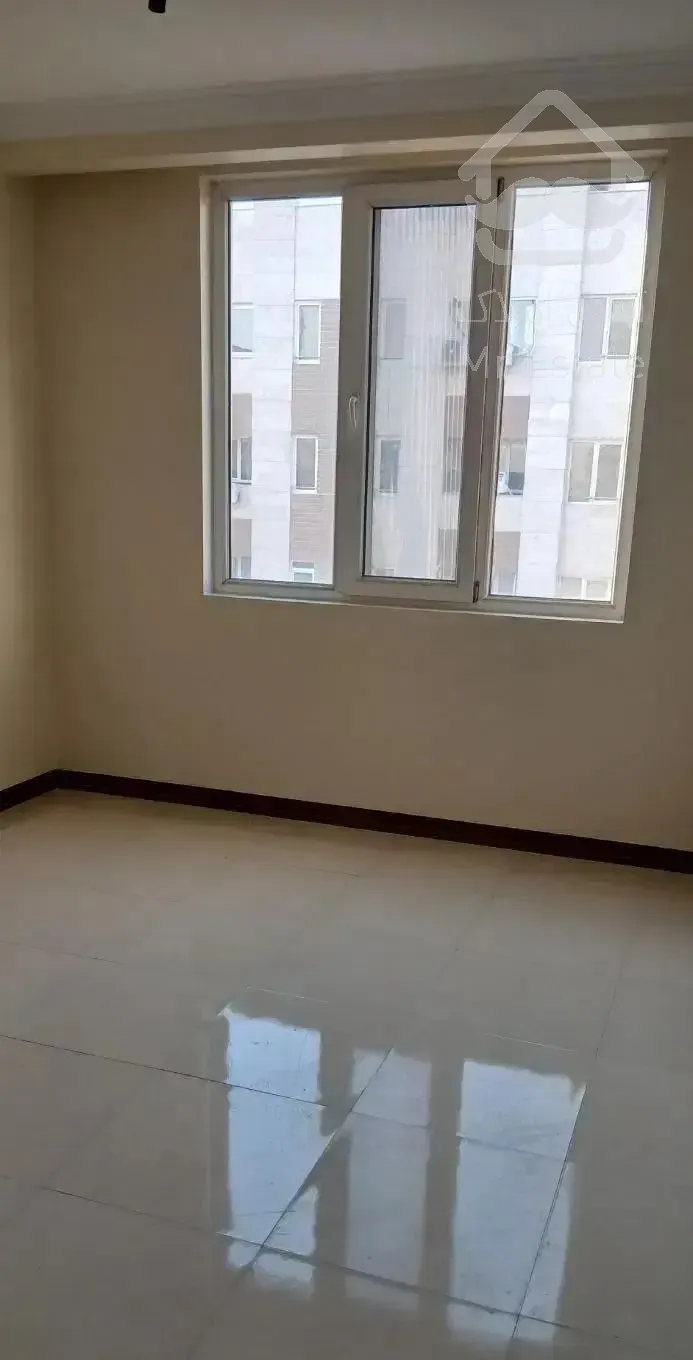 ۱۰۵ متر مسکونی باکلیه امکانات خ وصال بزرگمهر