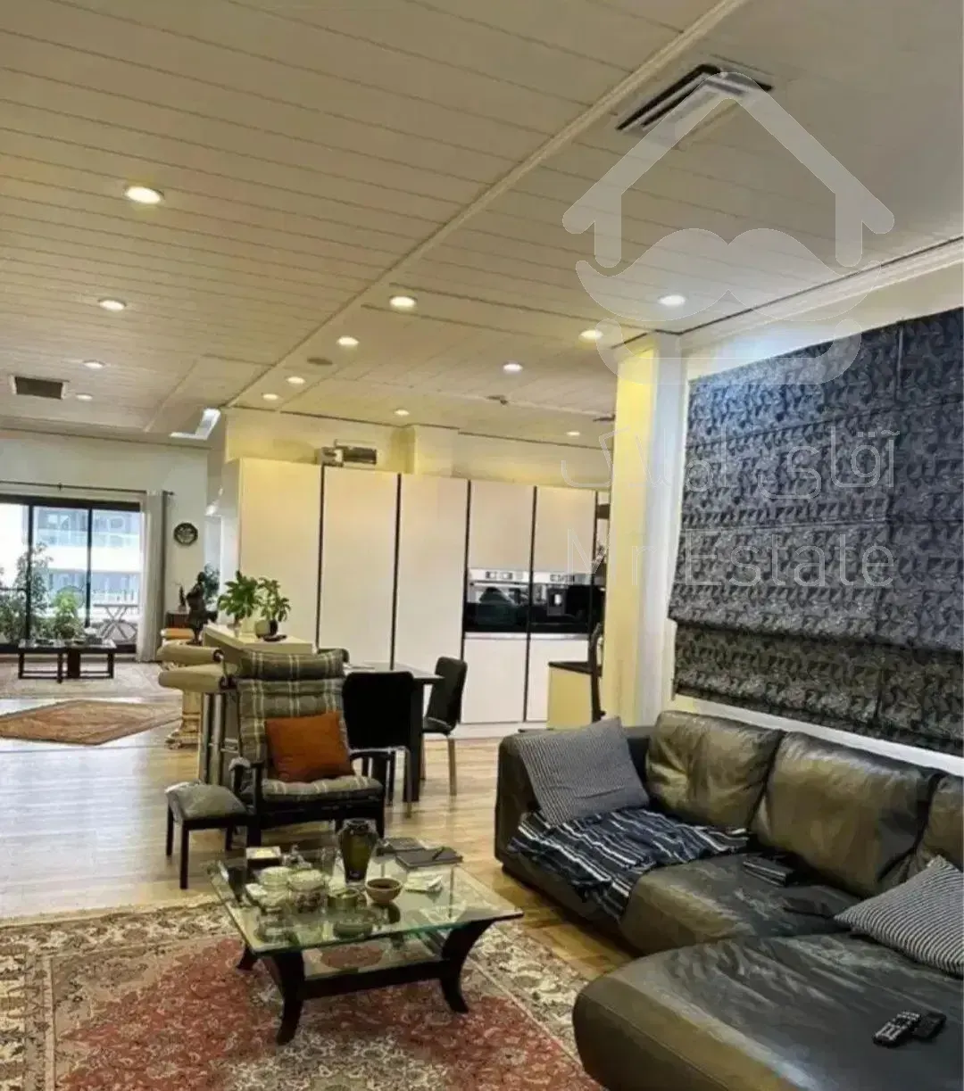 بهترین موقعیت/فضای داخلی بزرگ/فول امکانات/گذر پهن