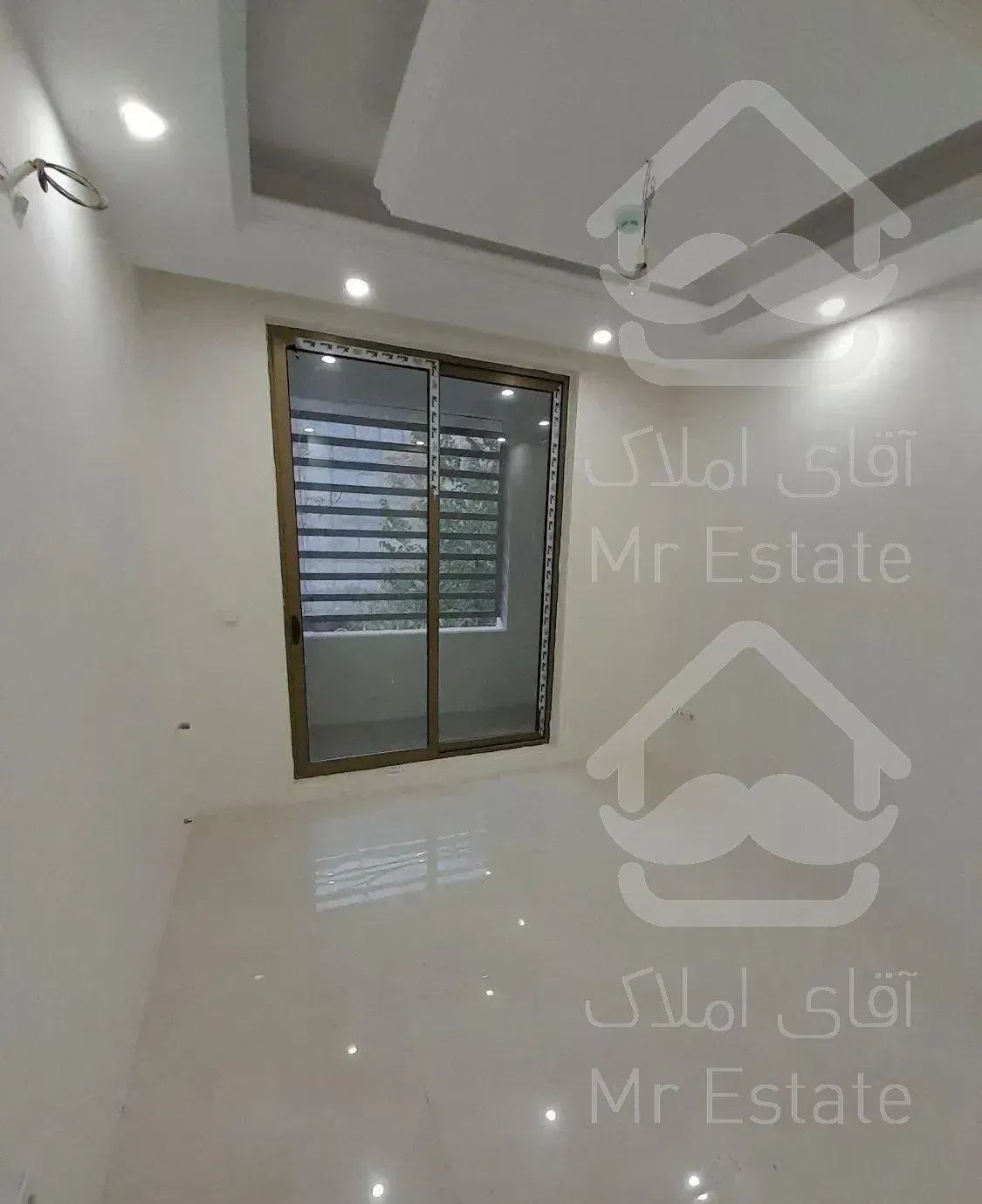 ۱۴۰متر/۳خواب/دارای پاسیو اختصاصی/واحد سازنده