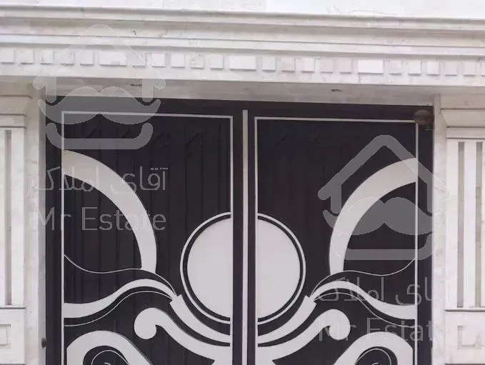 رنگ کاری.نقاشی.رنگ آمیزی.طرح دار.درب و پنجره