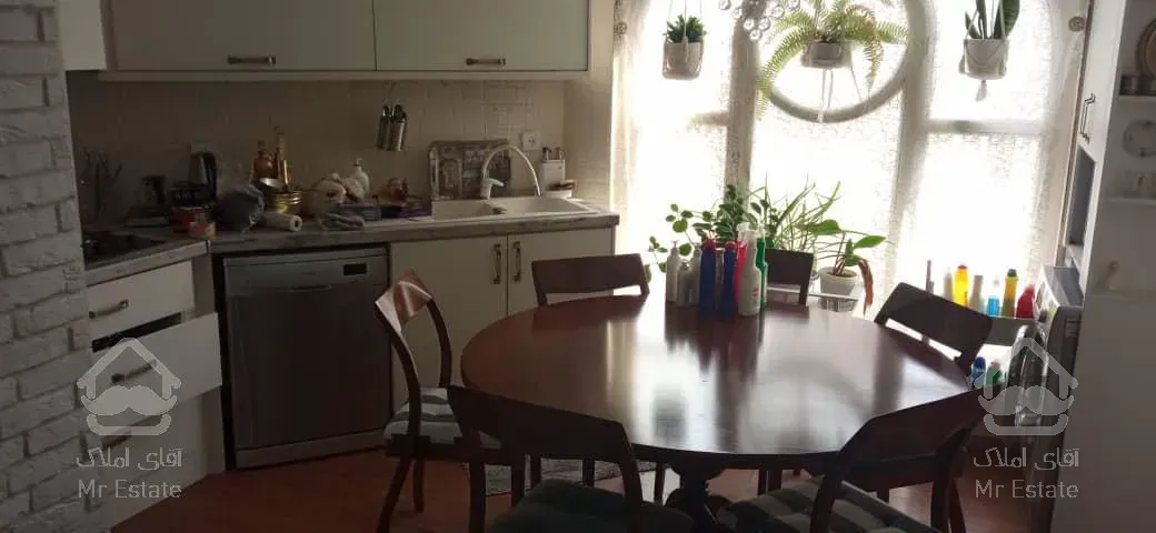 آپارتمان ۹۰ متری دو خوابه واقع در سعادت آباد