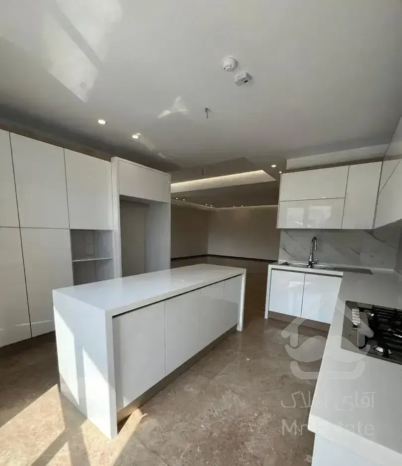 ۱۳۰متر ۲خواب / نیاوران یاسر / کلیدنخورده