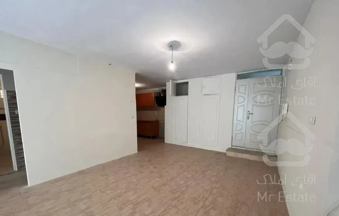 «حیاط مستقل قدیمی»