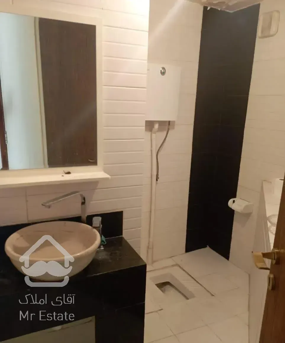 130 متر کامرانیه 3 خواب با پارکینگ و انباری