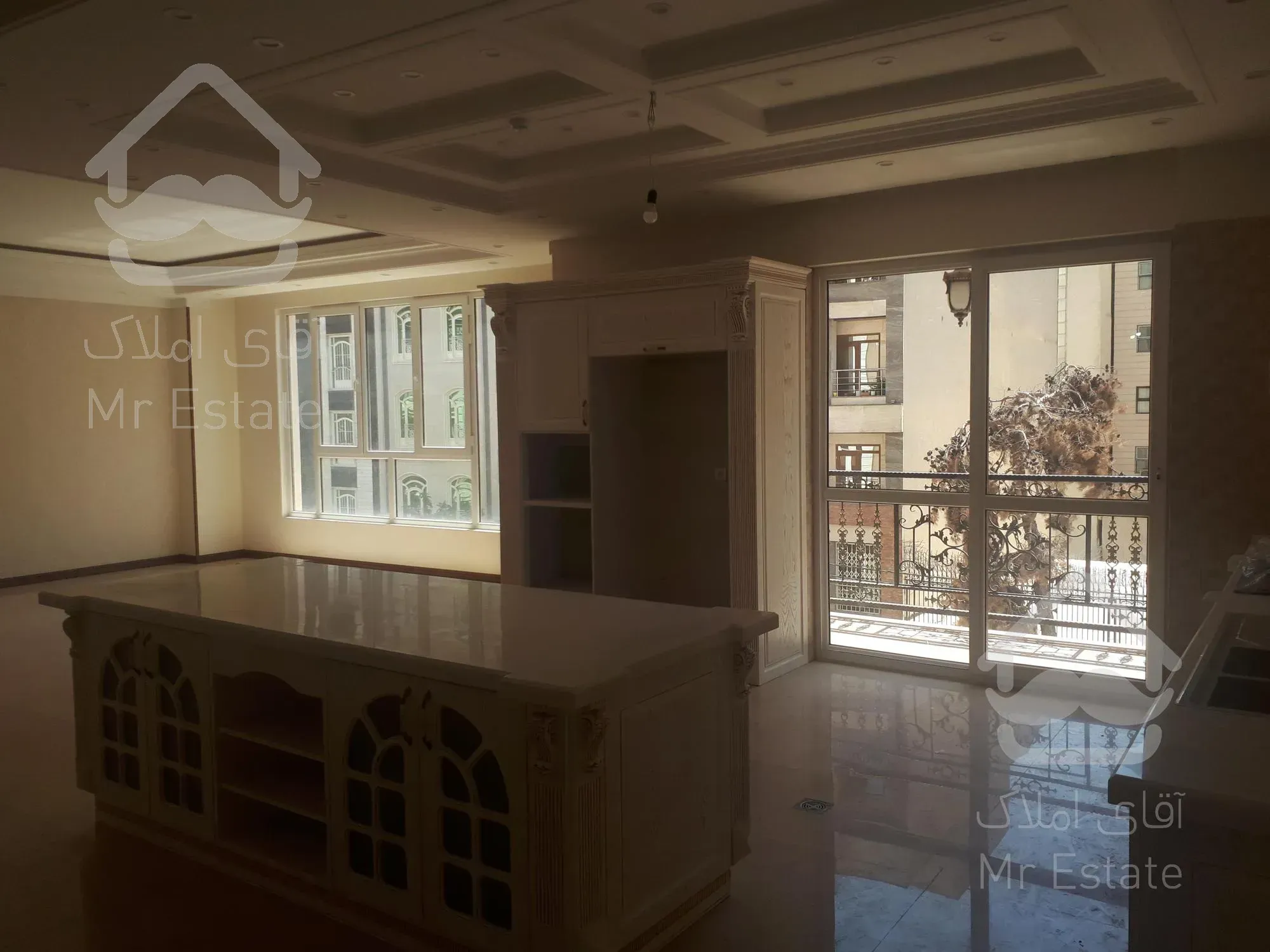 ۲۰۰ متر فردوس شرق نوساز ۳ پارکینگ