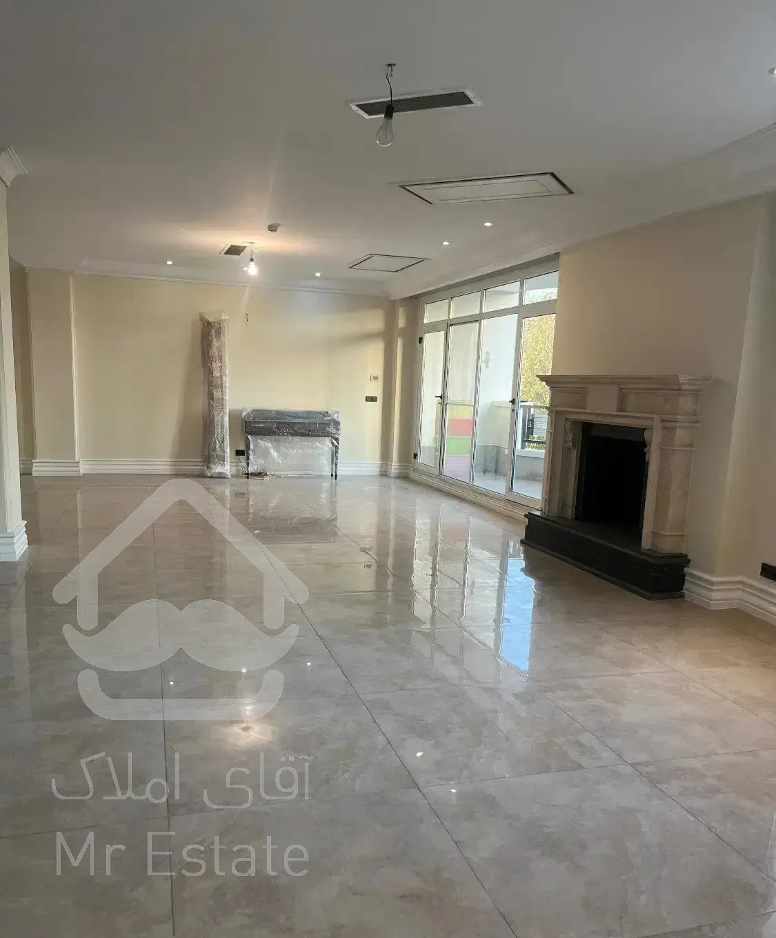 ۲۳۰متر،برج برند،ویو رو به باغ